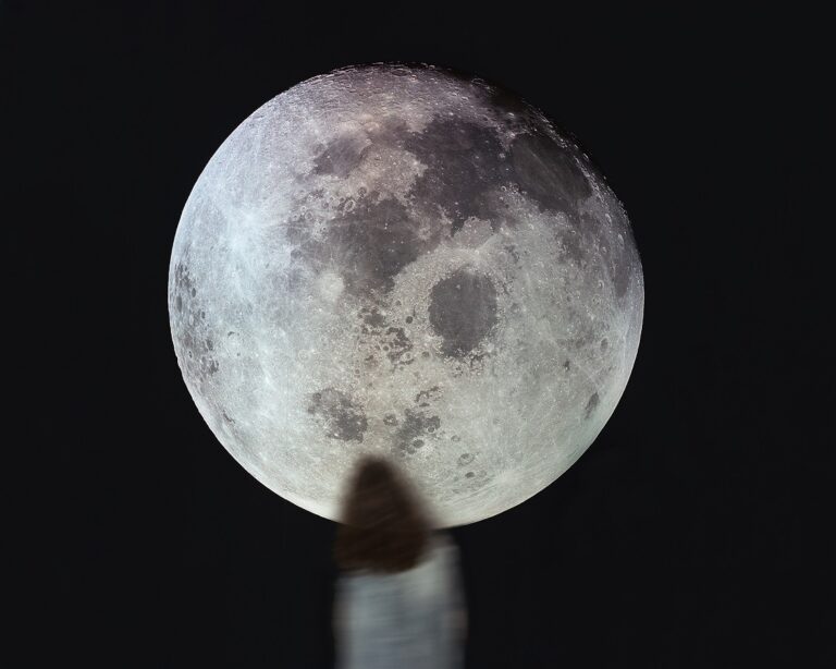 Berner Sonnenwindsegel auf dem Mond
