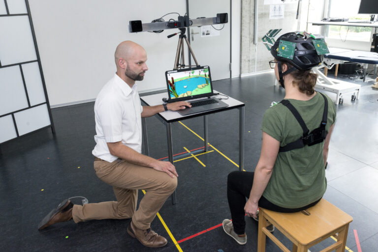 Nackenschmerzen mit Computerspiel behandeln