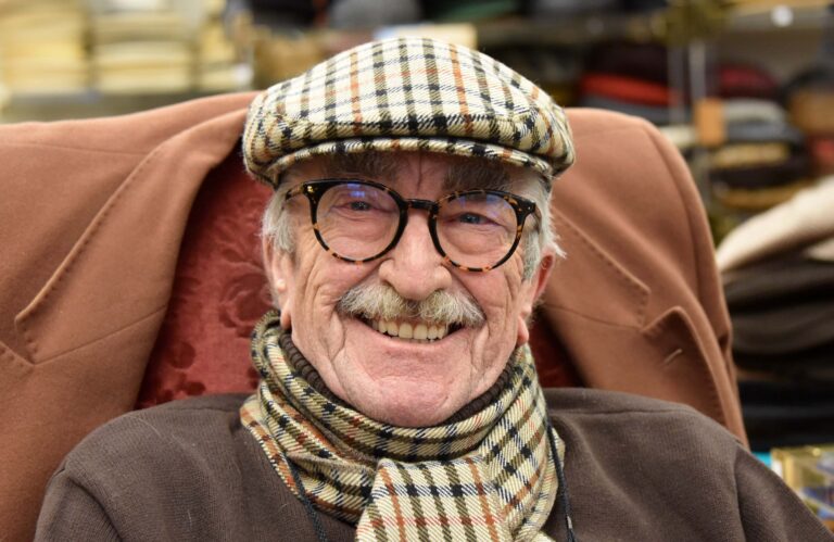 Der Mann mit den tausend Hüten