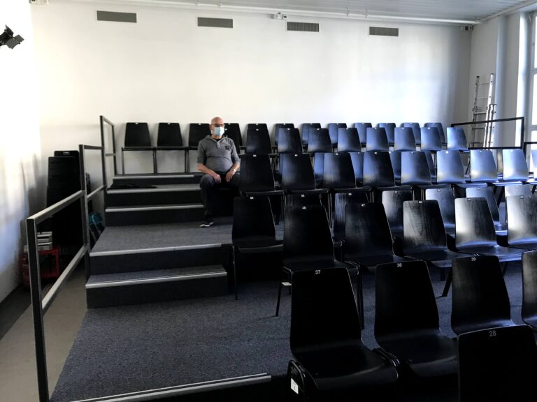 Drei Theaterleute und das Virus
