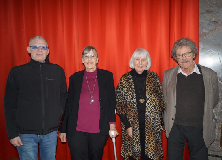 Vier Autobiographien ausgezeichnet