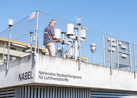 So viel Mikroplastik gelangt aus der Luft in Böden und Gewässer